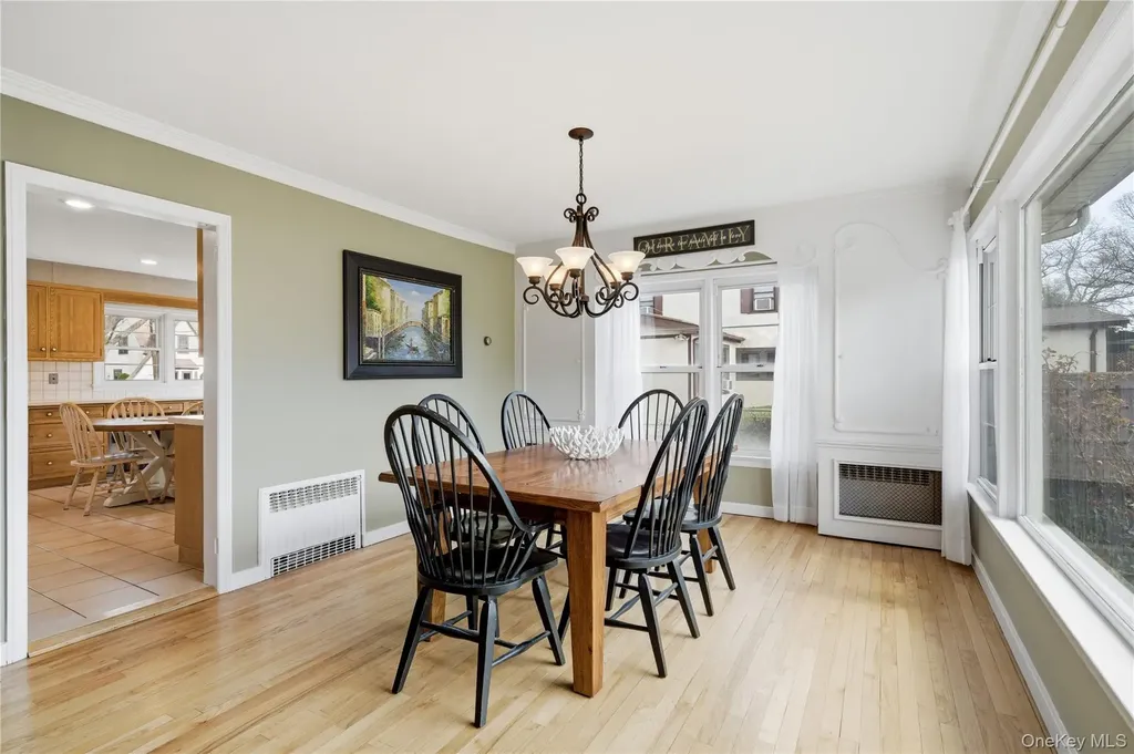 36 Hemlock Lane Bay Shore NY 11706