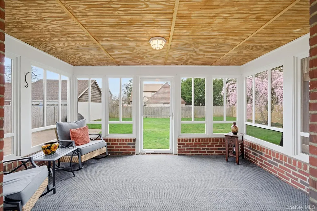 36 Hemlock Lane Bay Shore NY 11706
