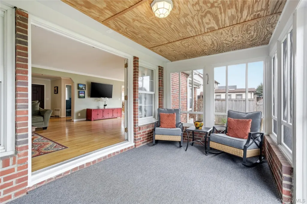 36 Hemlock Lane Bay Shore NY 11706