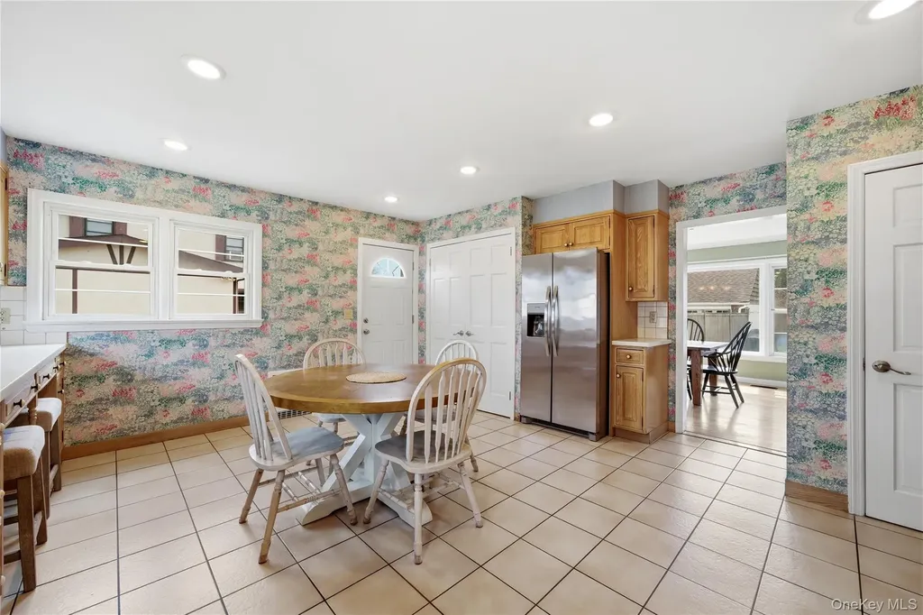 36 Hemlock Lane Bay Shore NY 11706