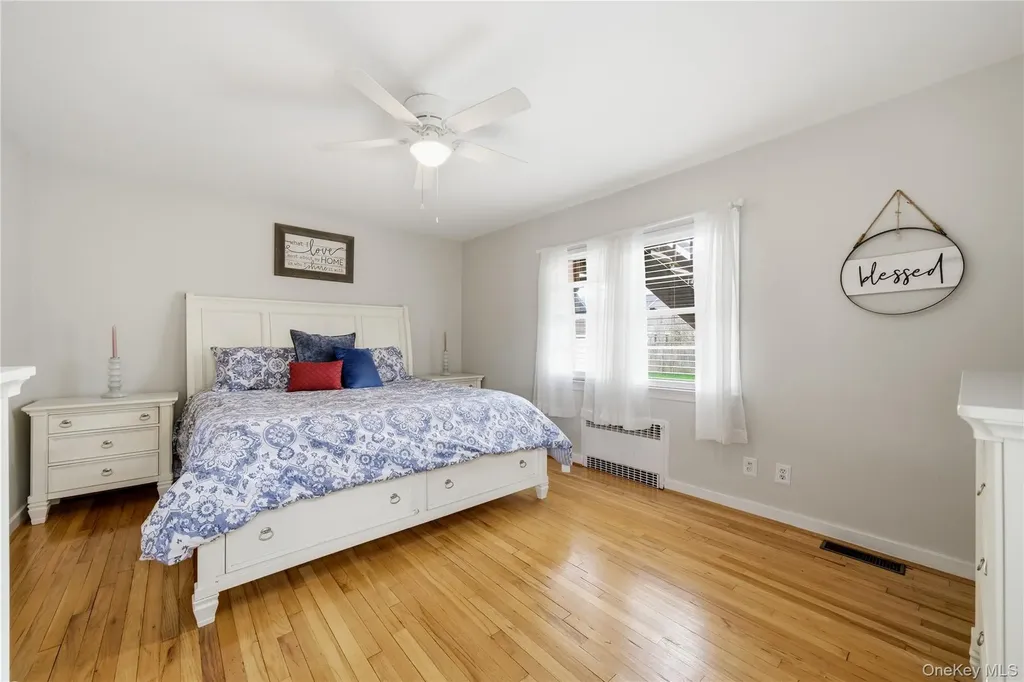 36 Hemlock Lane Bay Shore NY 11706