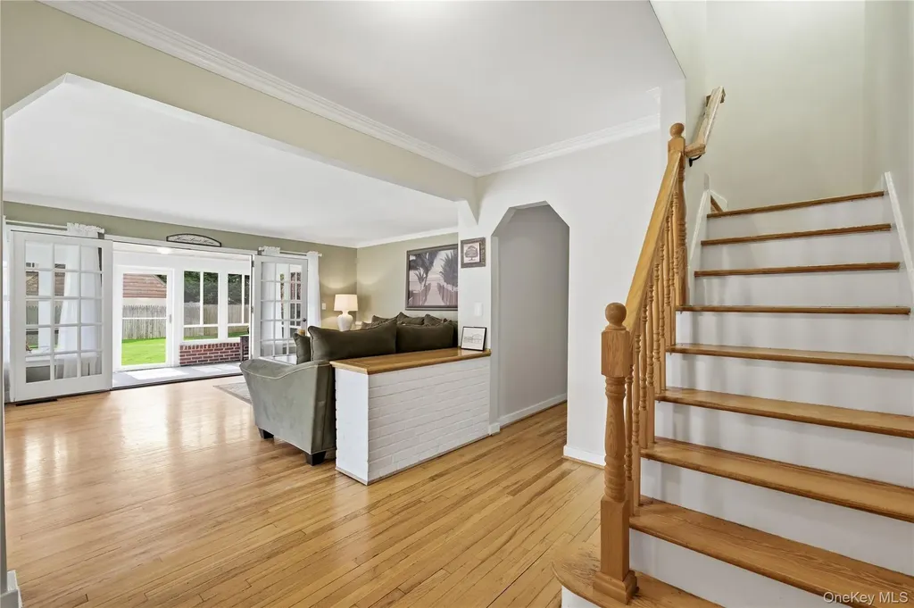 36 Hemlock Lane Bay Shore NY 11706