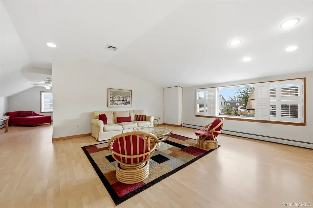 36 Hemlock Lane Bay Shore NY 11706