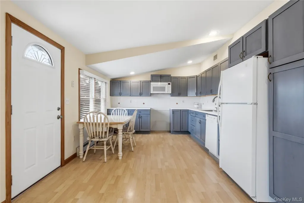 36 Hemlock Lane Bay Shore NY 11706