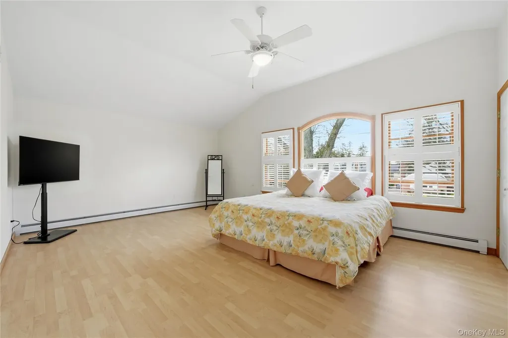 36 Hemlock Lane Bay Shore NY 11706