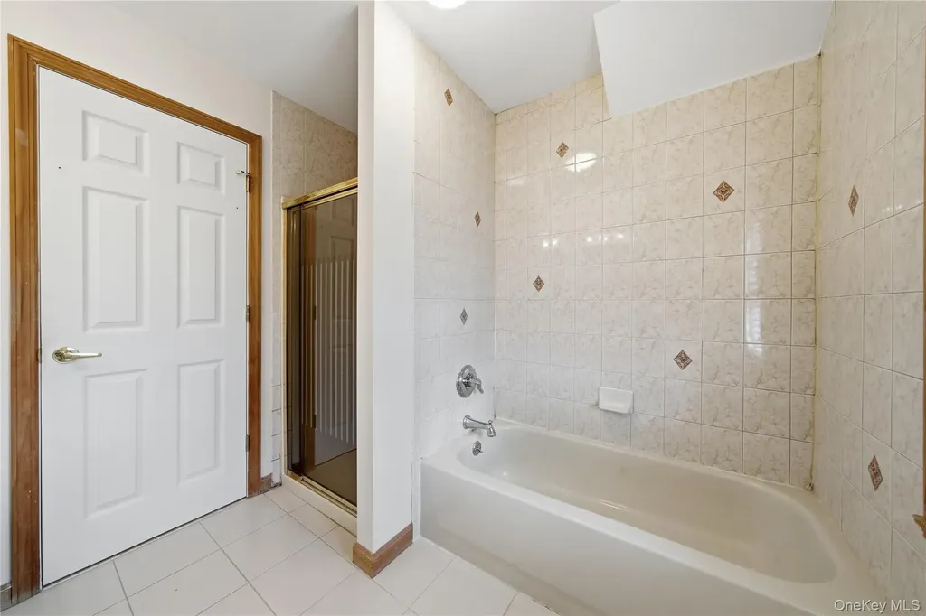 36 Hemlock Lane Bay Shore NY 11706