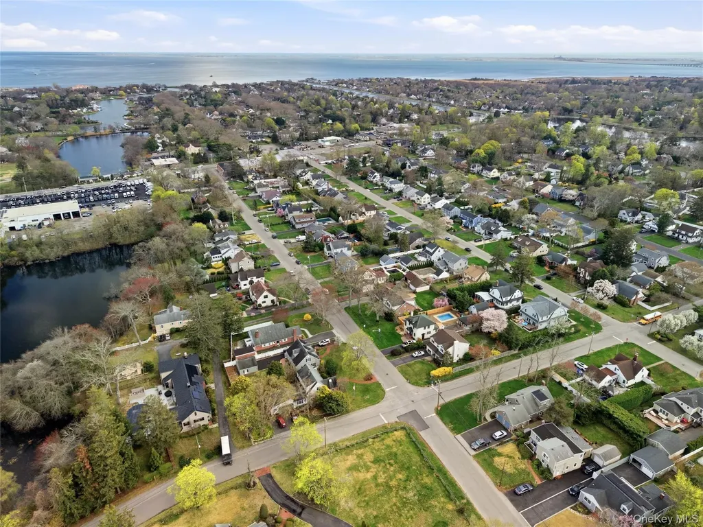 36 Hemlock Lane Bay Shore NY 11706