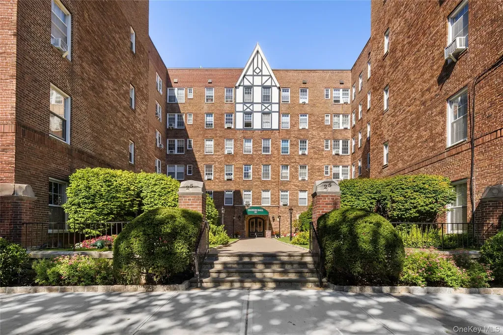 25 Parkview Avenue Bronxville NY 10708
