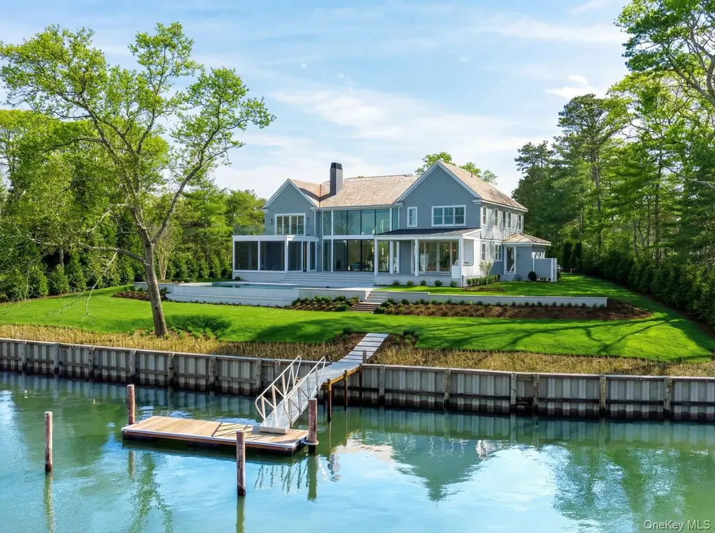 15 Old Point Road Quogue NY 11959