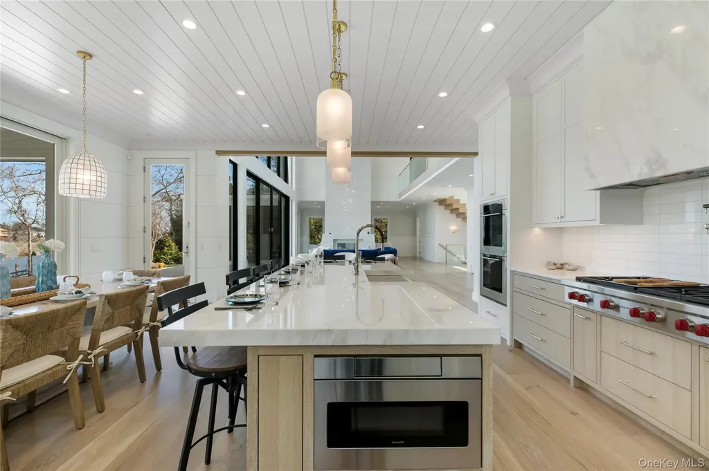 15 Old Point Road Quogue NY 11959