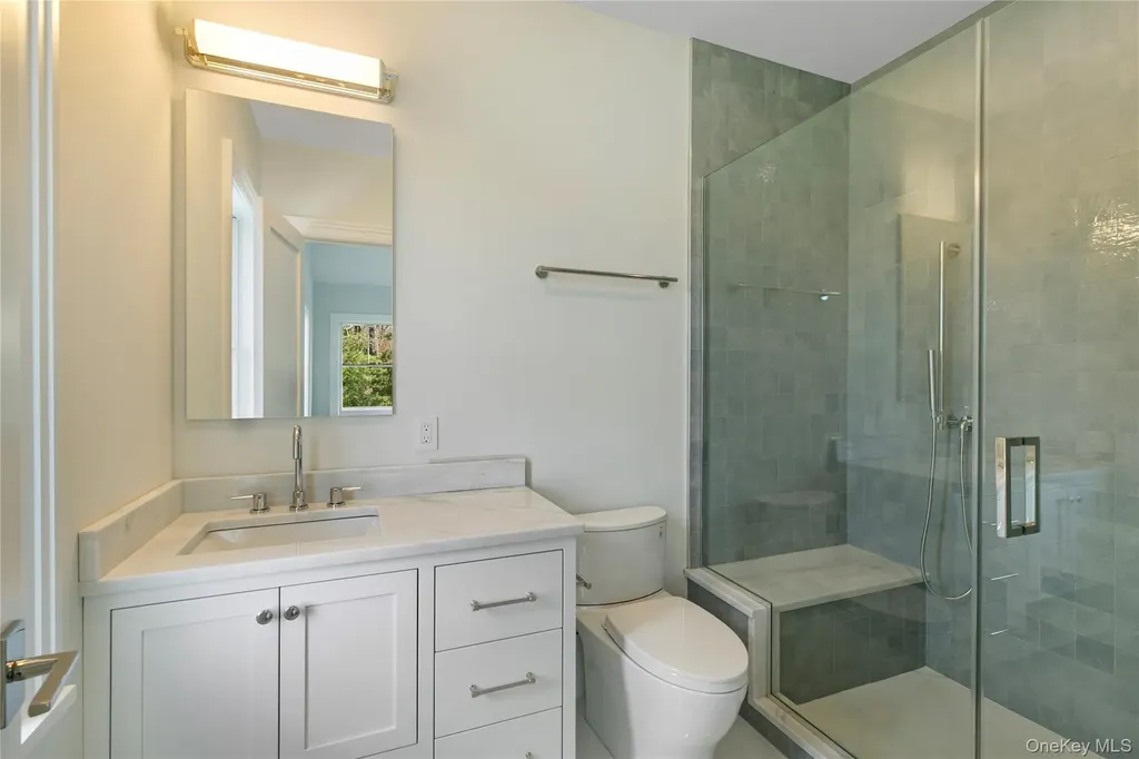 15 Old Point Road Quogue NY 11959