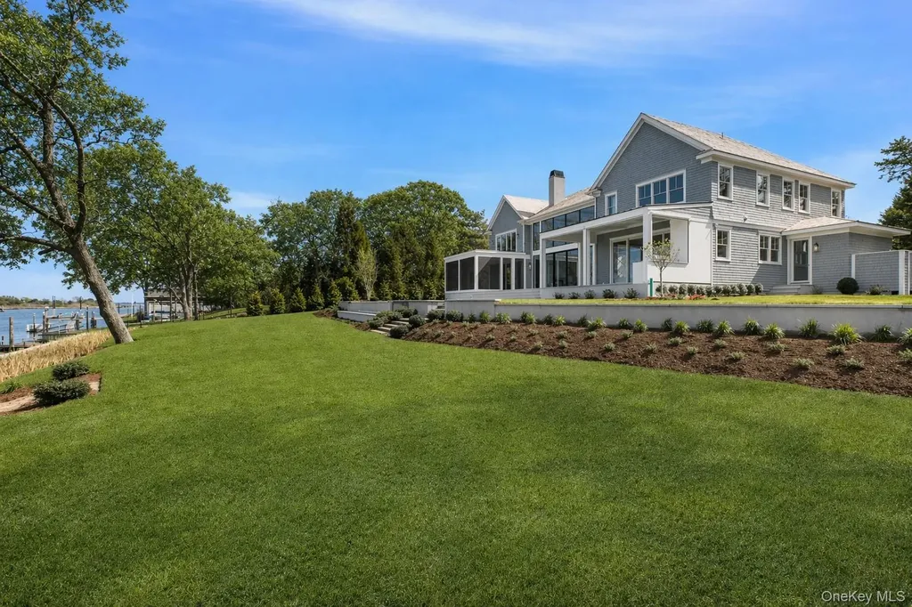 15 Old Point Road Quogue NY 11959