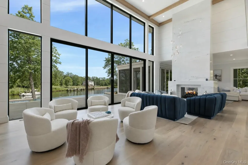 15 Old Point Road Quogue NY 11959