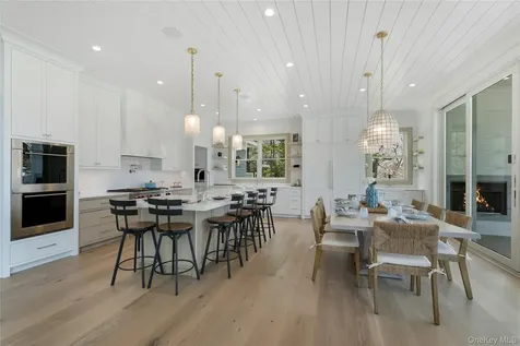 15 Old Point Road Quogue NY 11959