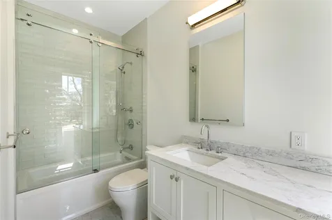 15 Old Point Road Quogue NY 11959