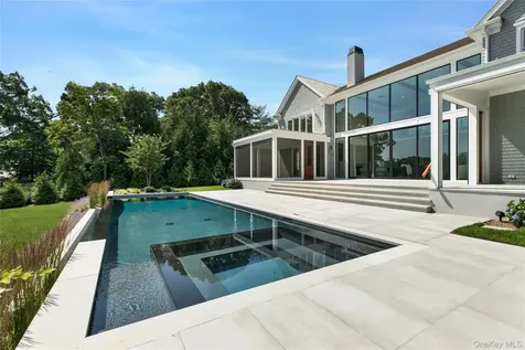 15 Old Point Road Quogue NY 11959
