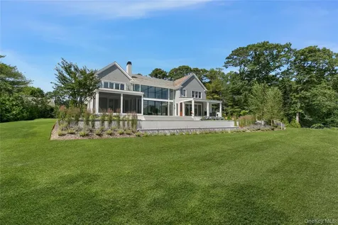 15 Old Point Road Quogue NY 11959