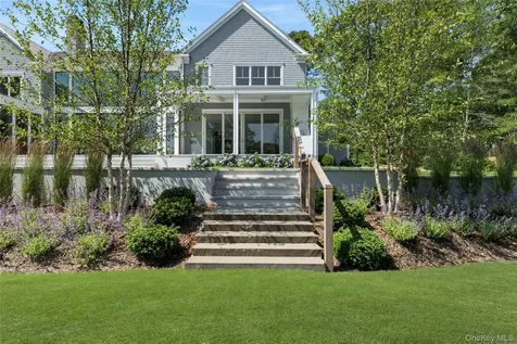 15 Old Point Road Quogue NY 11959