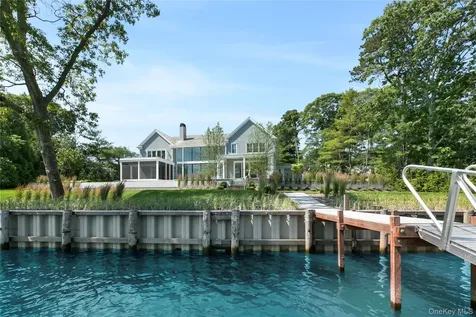 15 Old Point Road Quogue NY 11959