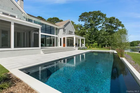 15 Old Point Road Quogue NY 11959