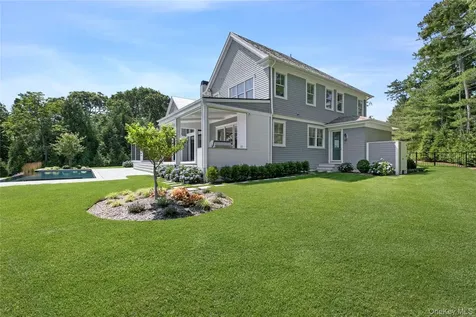 15 Old Point Road Quogue NY 11959