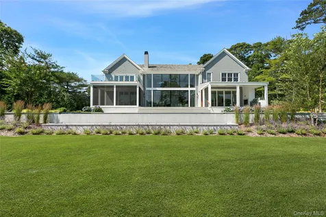 15 Old Point Road Quogue NY 11959