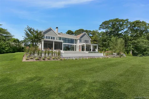 15 Old Point Road Quogue NY 11959