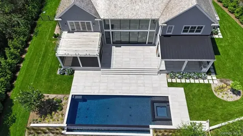 15 Old Point Road Quogue NY 11959
