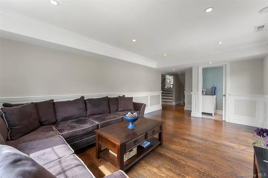 38 Byway Hartsdale NY 10530