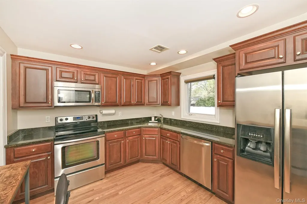 51 Fairfields Lane Huntington Station NY 11746