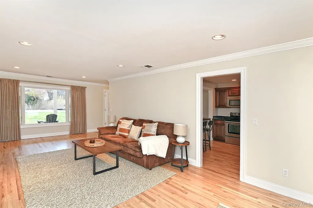 51 Fairfields Lane Huntington Station NY 11746