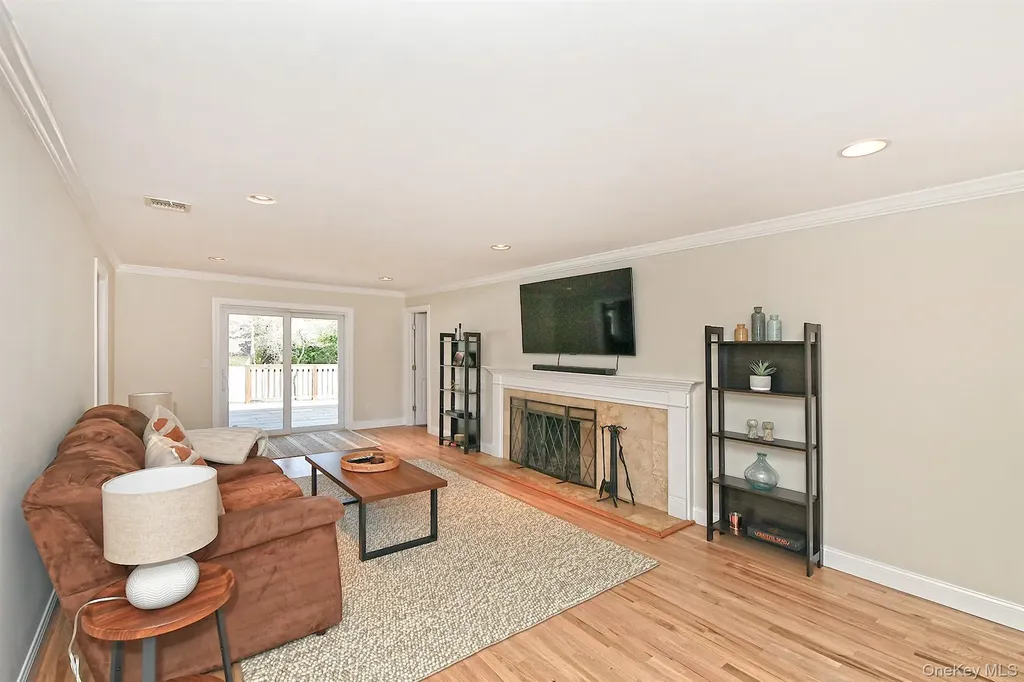 51 Fairfields Lane Huntington Station NY 11746