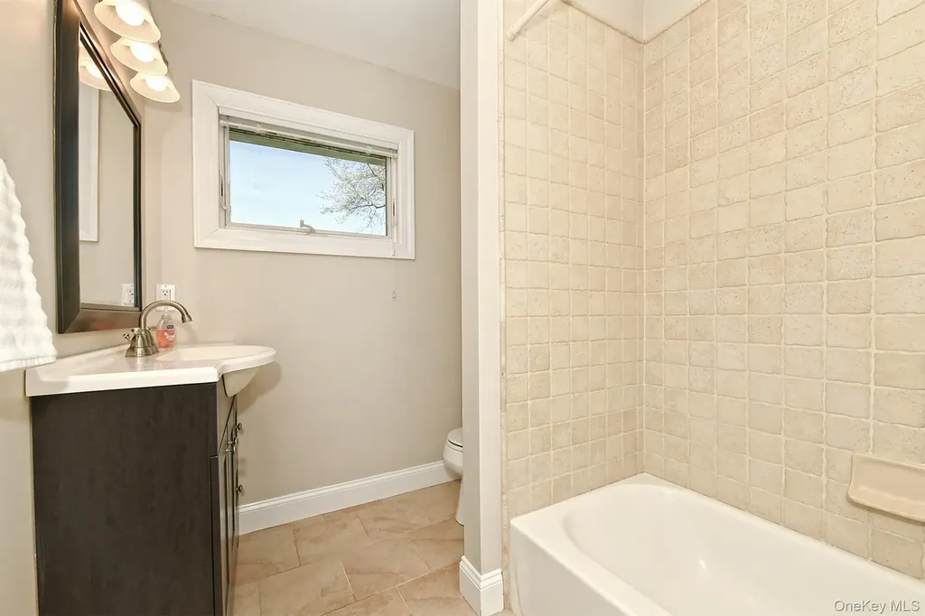 51 Fairfields Lane Huntington Station NY 11746