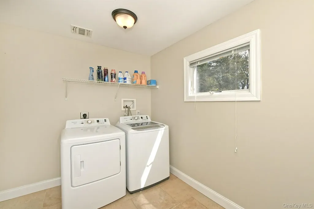 51 Fairfields Lane Huntington Station NY 11746