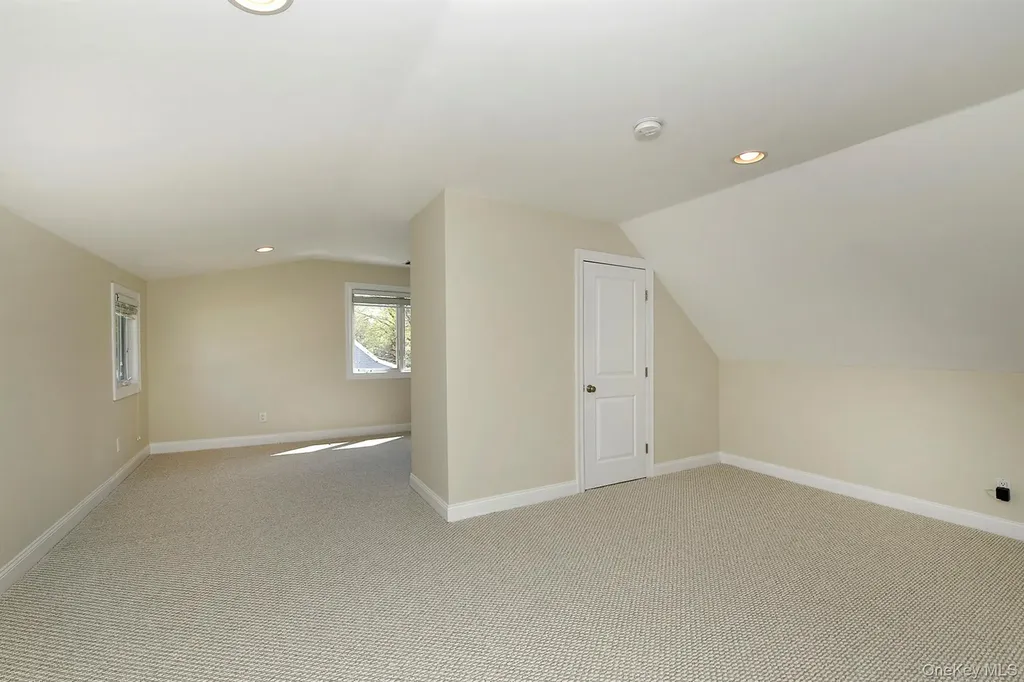 51 Fairfields Lane Huntington Station NY 11746