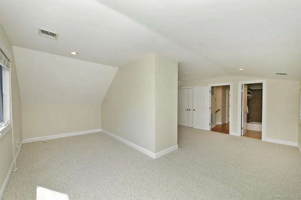 51 Fairfields Lane Huntington Station NY 11746