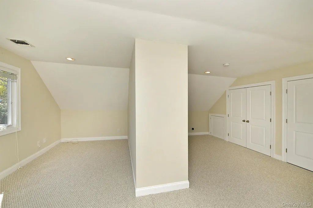 51 Fairfields Lane Huntington Station NY 11746