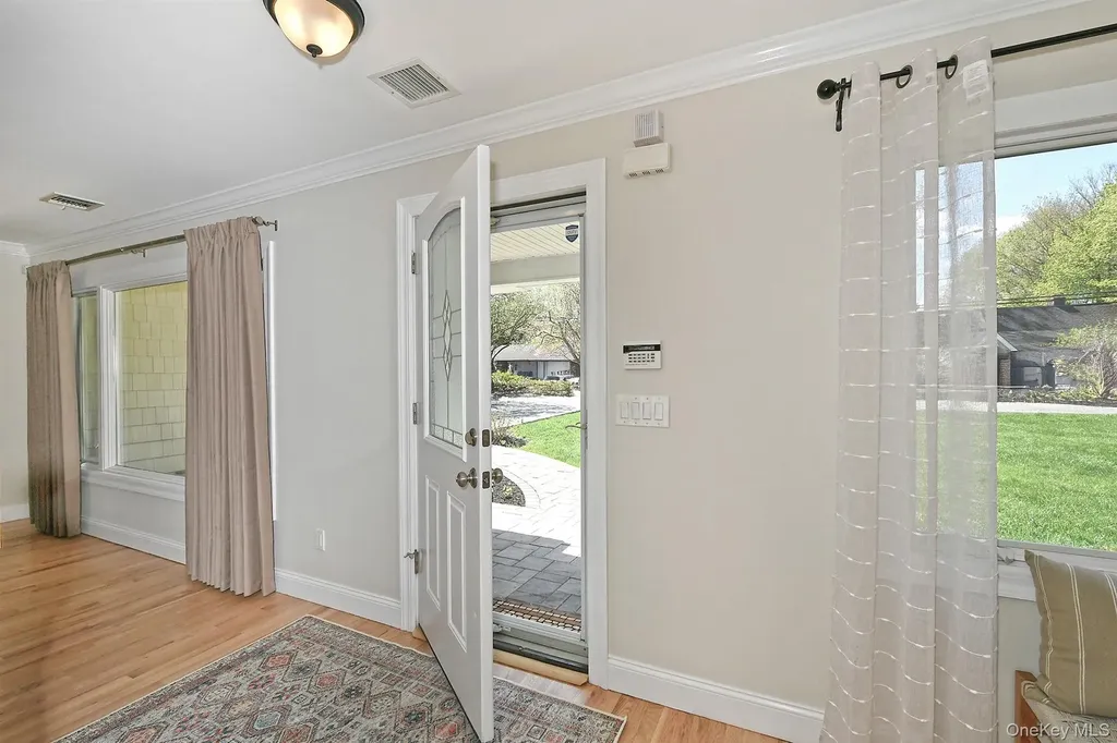 51 Fairfields Lane Huntington Station NY 11746