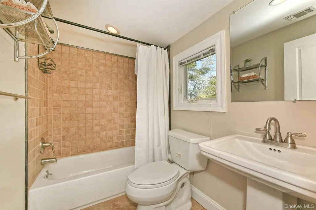 51 Fairfields Lane Huntington Station NY 11746