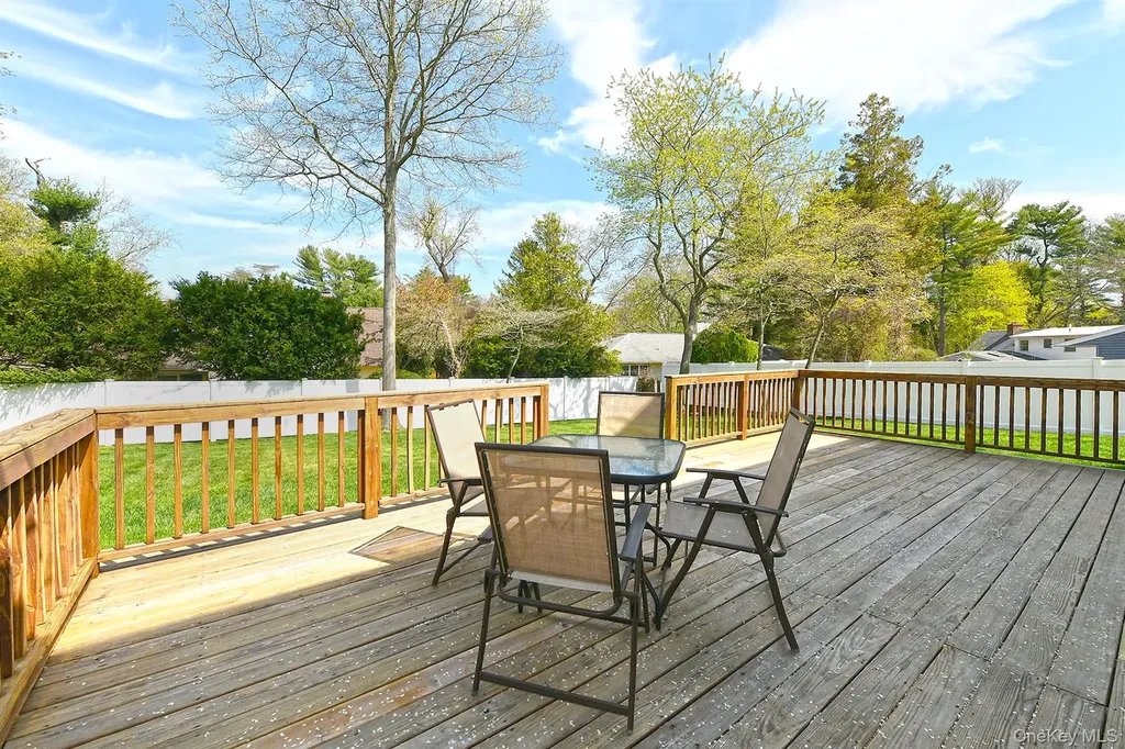 51 Fairfields Lane Huntington Station NY 11746