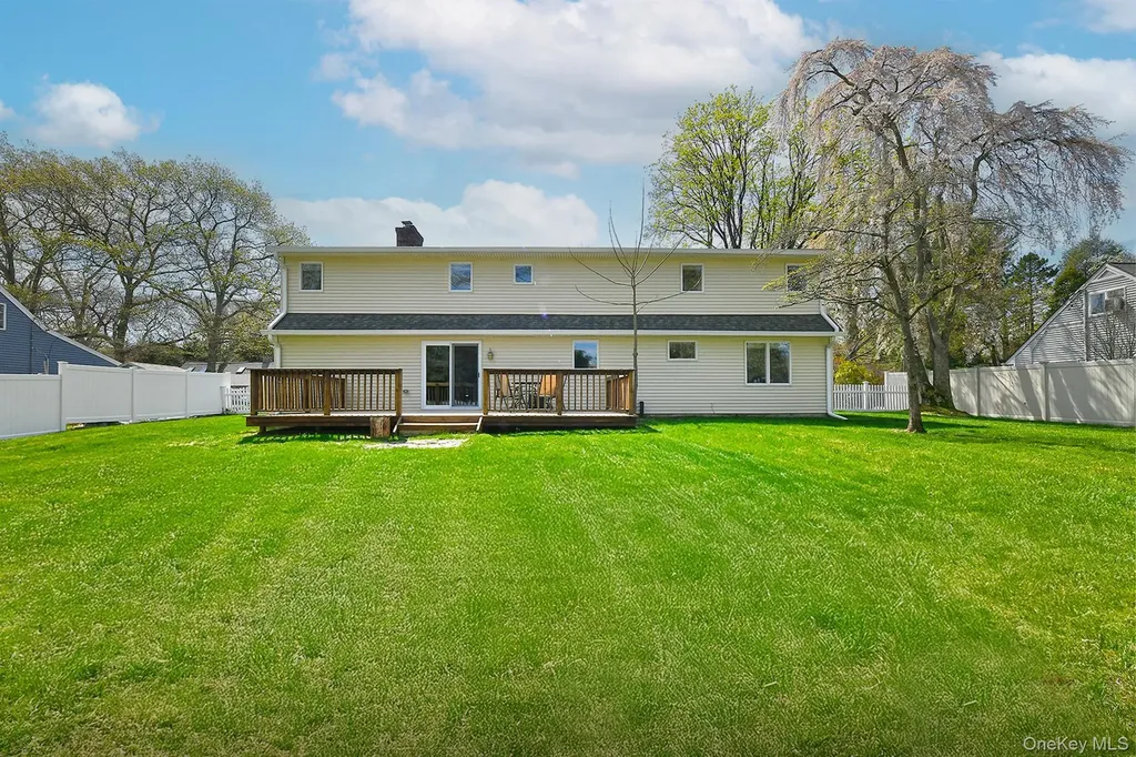 51 Fairfields Lane Huntington Station NY 11746