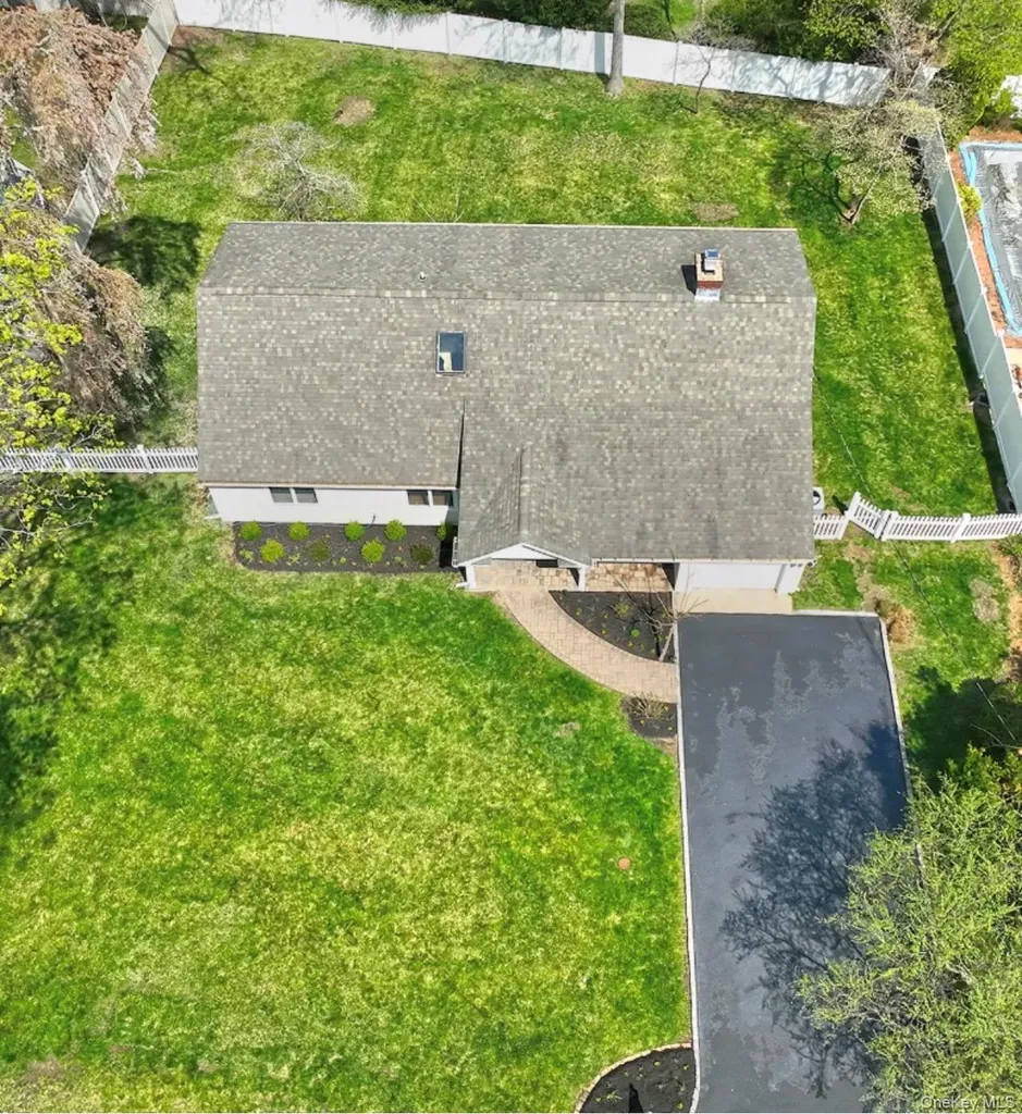 51 Fairfields Lane Huntington Station NY 11746