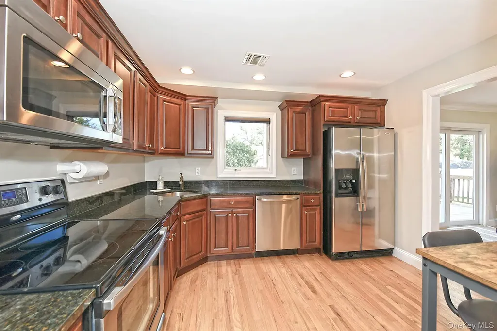 51 Fairfields Lane Huntington Station NY 11746