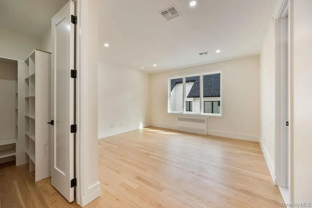 20 Singer Avenue Spring Valley NY 10977