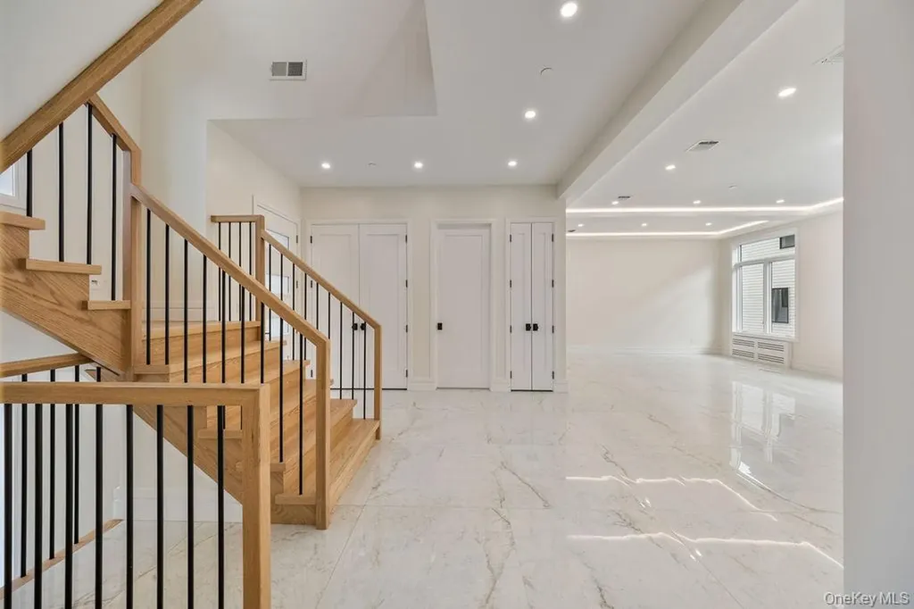 20 Singer Avenue Spring Valley NY 10977