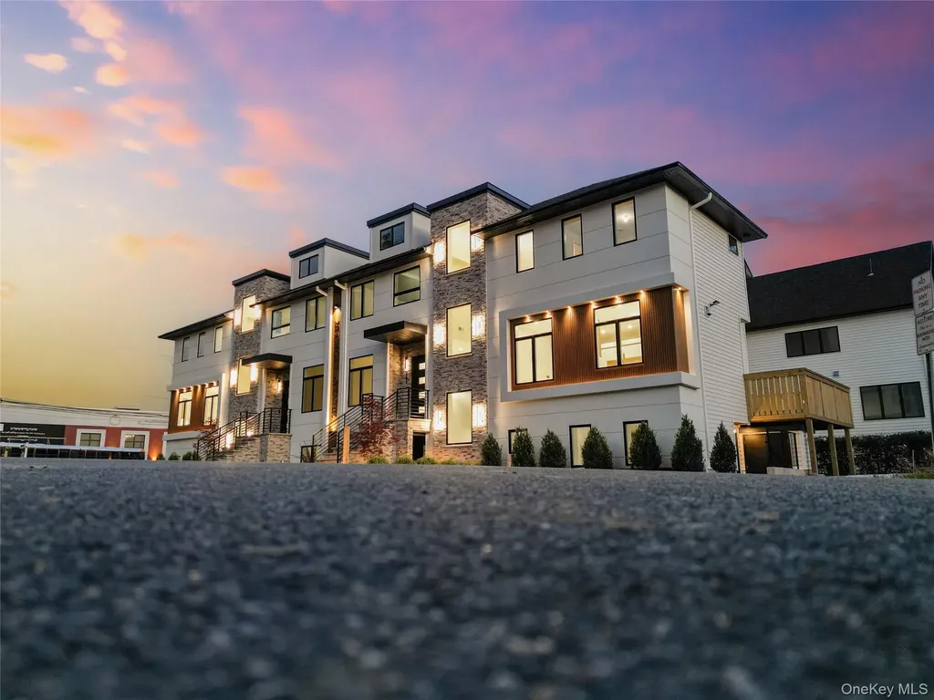 20 Singer Avenue Spring Valley NY 10977