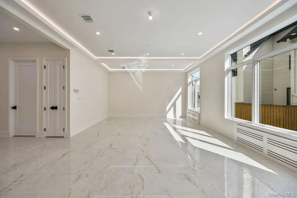 20 Singer Avenue Spring Valley NY 10977