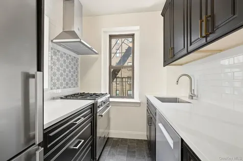 196 Garth Road Scarsdale NY 10583