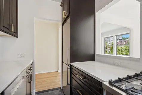 196 Garth Road Scarsdale NY 10583