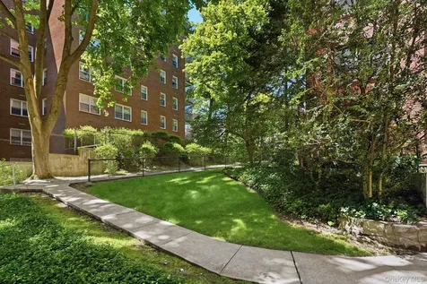 196 Garth Road Scarsdale NY 10583